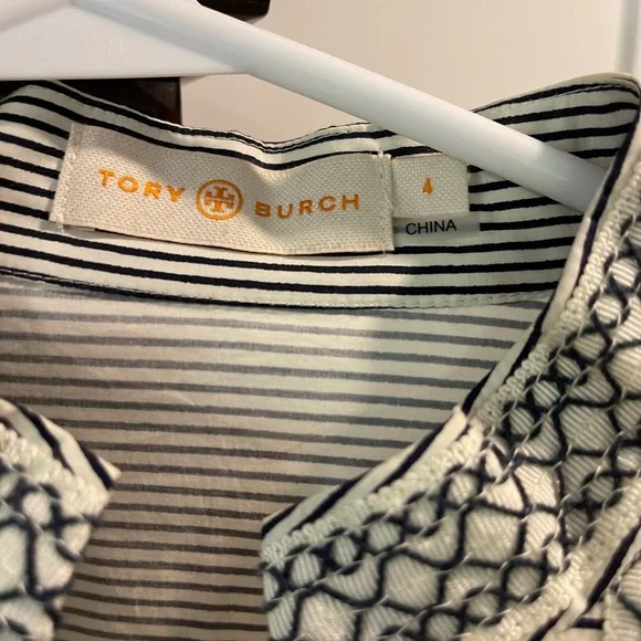 Beautiful Tory Burch tunic that can be worn dressed up or down!  Worn once. - Picture 2 of 2